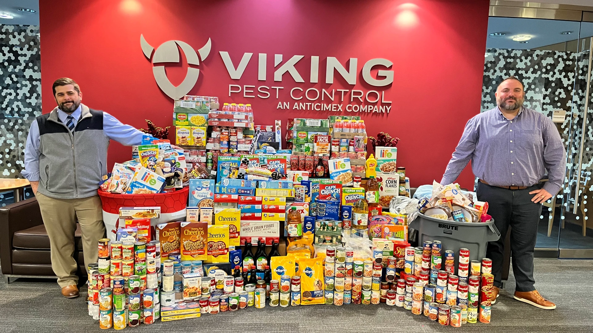 Viking Pest Control Participates in Local Food Drive